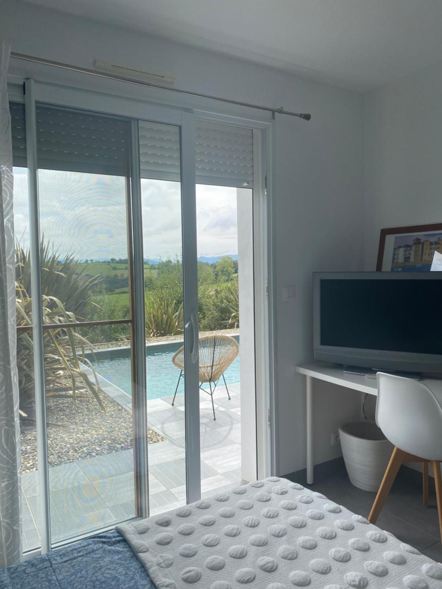 Hotel Ama Lur Hasparren Exteriér fotografie