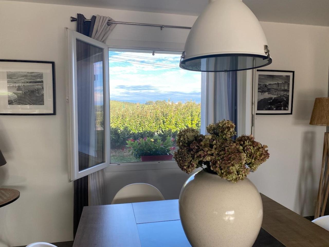 Hotel Ama Lur Hasparren Exteriér fotografie